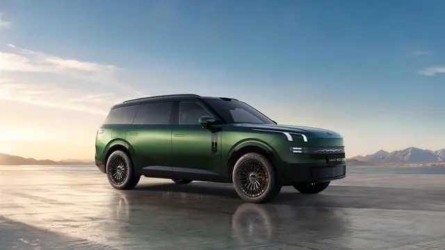 Lynk & Co 900